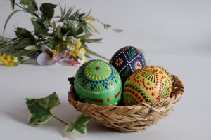Easter eggs 3146060 1920